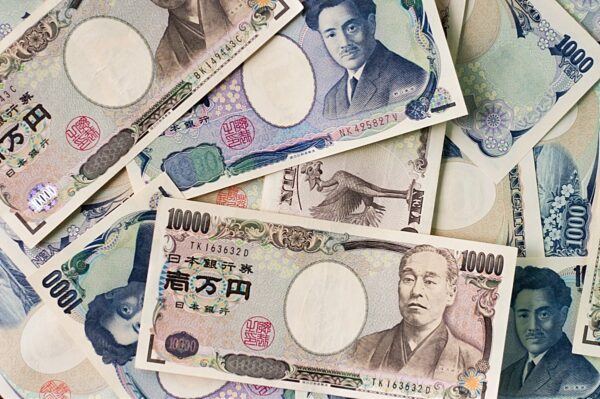 Tipping In Japan - What You Should Really Do! [the Guide]