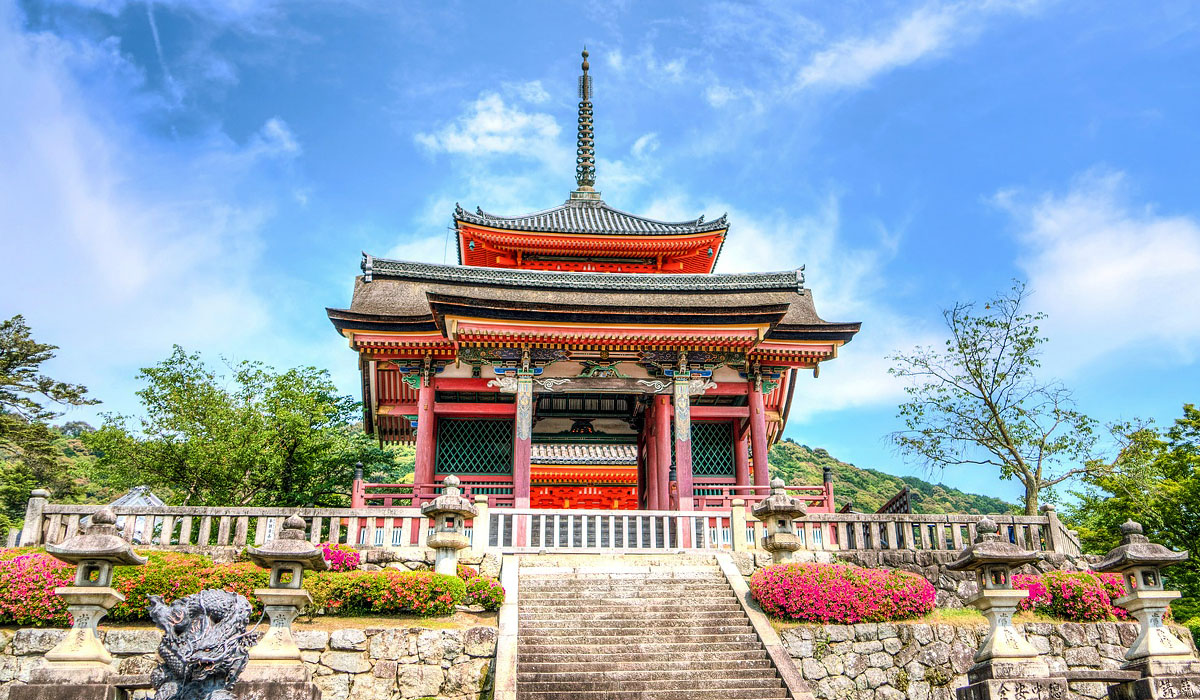 what-is-the-difference-between-a-shrine-and-a-temple-in-japan