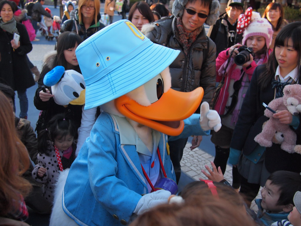 things to do tokyo with kids - tokyo disney land