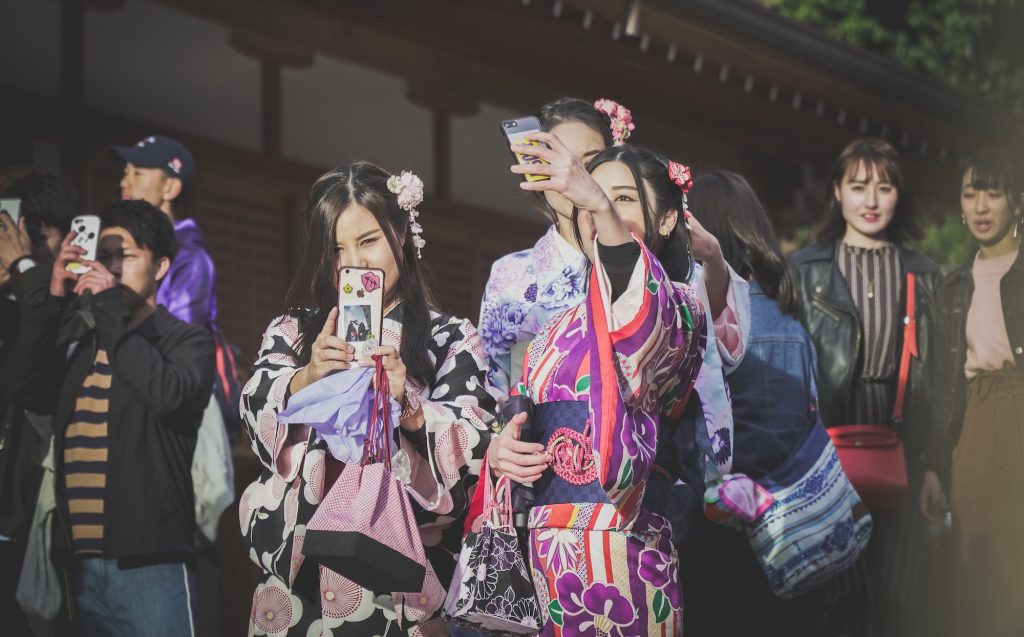things you should never do in japan